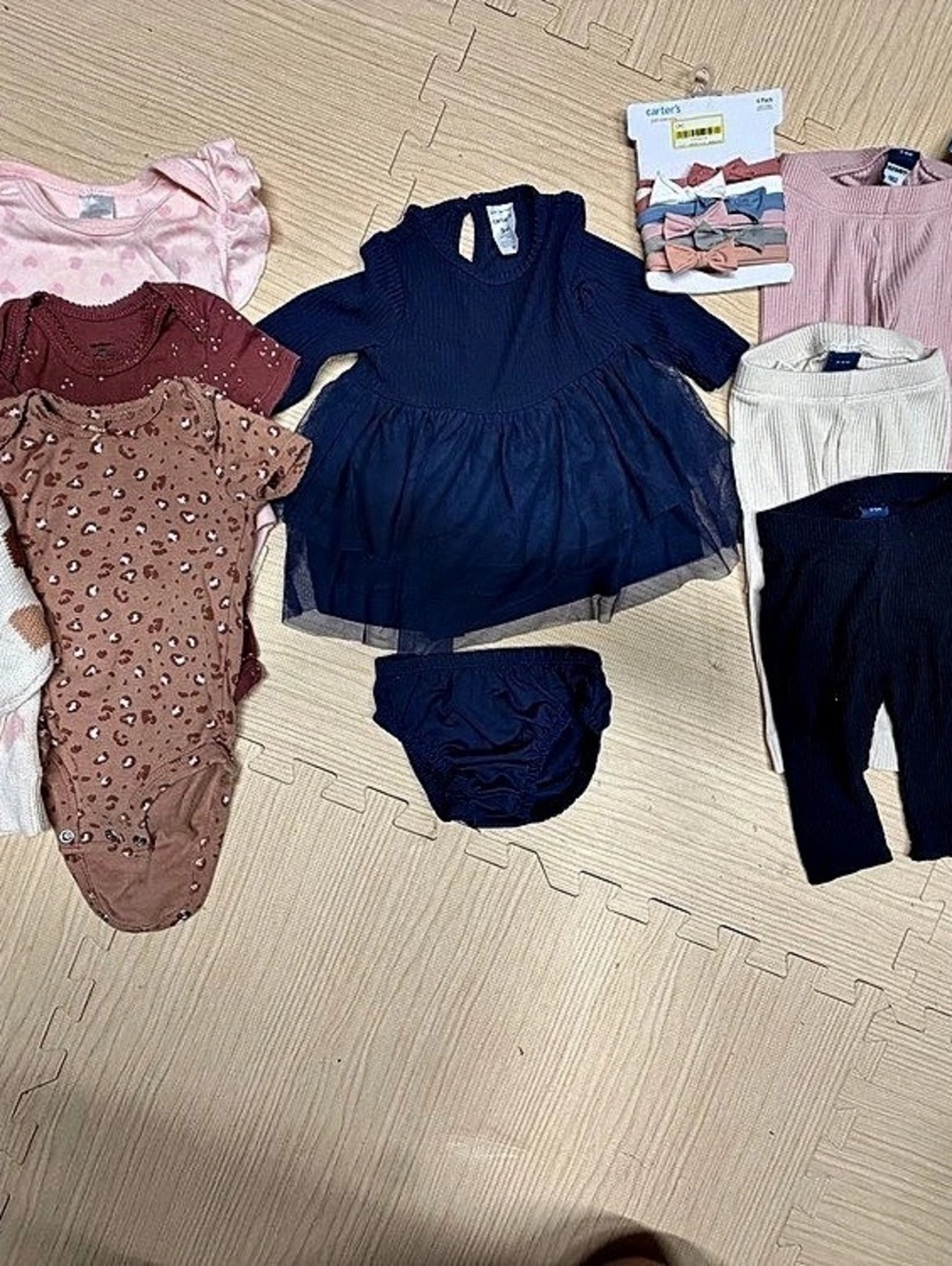 baby girl 17pcs bundle 3-6mos MAKE OFFERS! Check my other baby listings!!